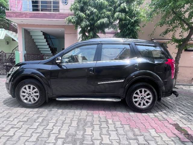 https://images10.gaadi.com/usedgaadi-sellcar/UsedCar/44907f0b-8f25-4b02-bf14-6b363bca0252/1af04d67-91d9-43ac-aa94-8f33eb9a8bee.jpeg?imwidth=6402