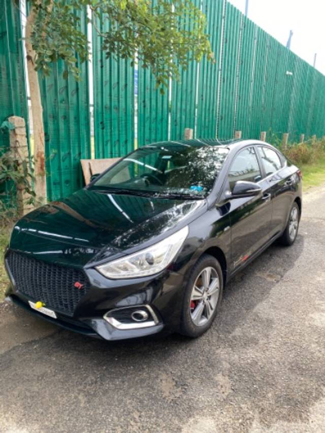 https://images10.gaadi.com/usedgaadi-sellcar/UsedCar/44933c84-1c06-46f8-a549-cf9a549b4b0e/6da463cd-836e-42de-9b79-30a4acf530ad.jpeg?imwidth=6402