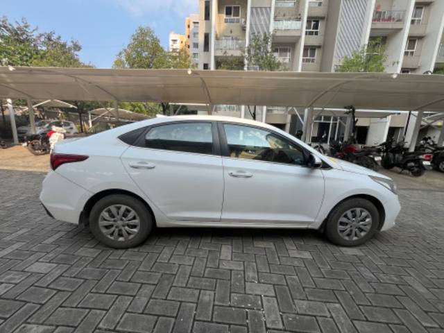 https://images10.gaadi.com/usedgaadi-sellcar/UsedCar/449e646d-0013-4ab2-af8f-de5d789469d1/09b3d08a-2db0-49dc-af68-9755bb77edec.jpg?imwidth=6401