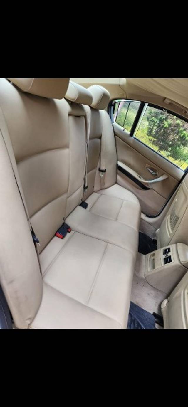 https://images10.gaadi.com/usedgaadi-sellcar/UsedCar/44ae1059-1194-41e4-8c59-9f73fb370c55/2e6052f0-1e56-494d-bd3f-46ff0d1464ac.png?imwidth=6402