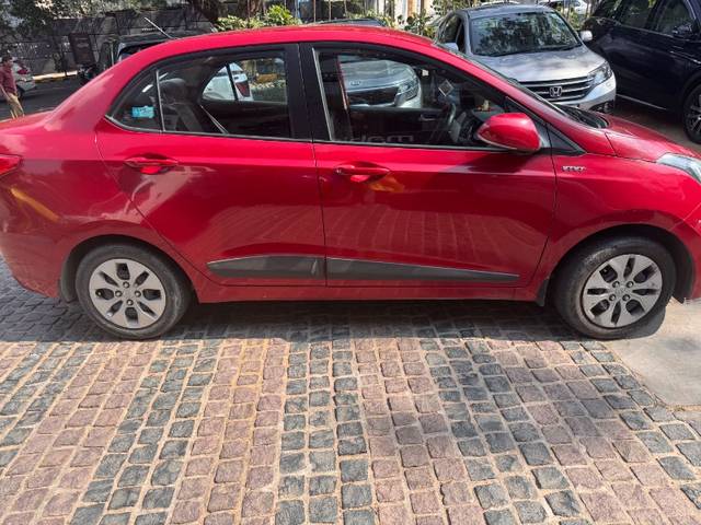 https://images10.gaadi.com/usedgaadi-sellcar/UsedCar/44e34df7-2ebe-46ac-a56a-9c9cc18ff1f2/88c339c3-e310-463b-968e-4150bd96a631.jpg?imwidth=6401