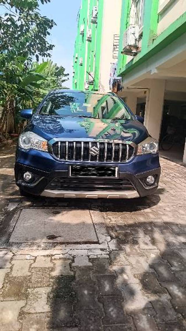 https://images10.gaadi.com/usedgaadi-sellcar/UsedCar/44e79845-825b-4770-a802-f0c9f9ceb7c8/8dd46711-f0da-4cf2-8106-c006330fc6e0.jpg?imwidth=6402