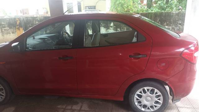 https://images10.gaadi.com/usedgaadi-sellcar/UsedCar/4505cdef-73d6-493d-9c8a-6eb958a7e741/448de97c-cc08-49c3-9f94-5dfe892f7755.jpg?imwidth=6402