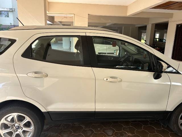 https://images10.gaadi.com/usedgaadi-sellcar/UsedCar/459ccca6-3871-468b-a9a6-4cd87b712f5e/aafb0e49-a1e5-4ff9-a0cf-6597f61685ed.jpeg?imwidth=6401