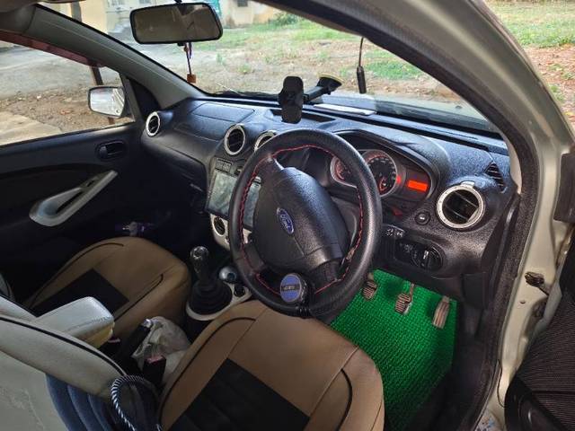 https://images10.gaadi.com/usedgaadi-sellcar/UsedCar/45cddfbe-2d70-48d7-b592-c6e30109c993/13ab9ee0-a27b-461c-b3b4-4762fabe98a1.jpg?imwidth=6402