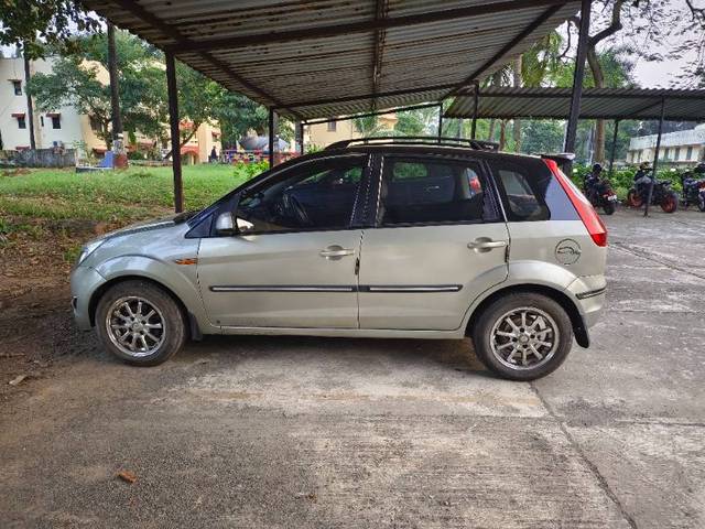 https://images10.gaadi.com/usedgaadi-sellcar/UsedCar/45cddfbe-2d70-48d7-b592-c6e30109c993/e8a0b042-4440-49e6-9e1a-6c089dd3ca9d.jpg?imwidth=6401