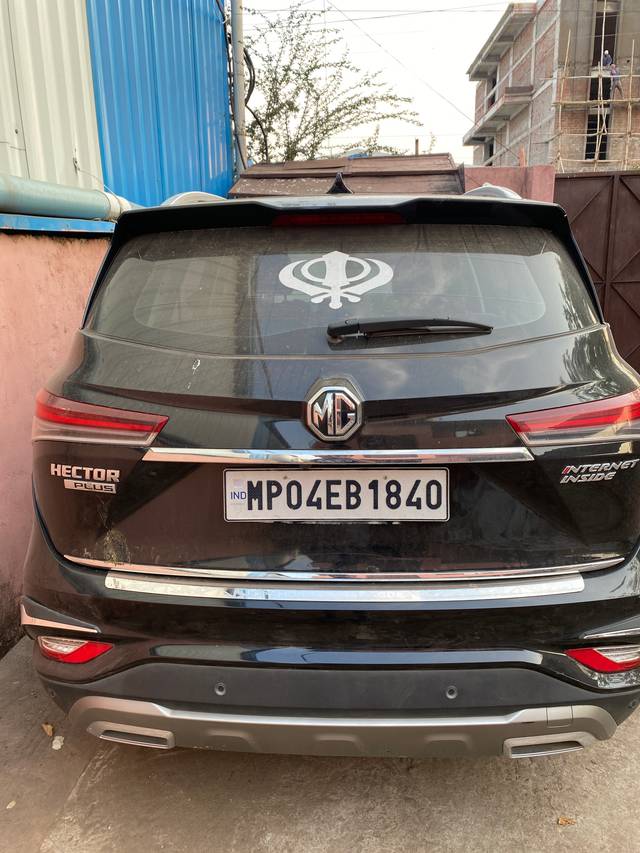 https://images10.gaadi.com/usedgaadi-sellcar/UsedCar/461281bd-b117-4263-ba4f-253722e15e37/58b05c3a-5f7f-4021-a846-5e9b0c9f1bef.jpeg?imwidth=6402