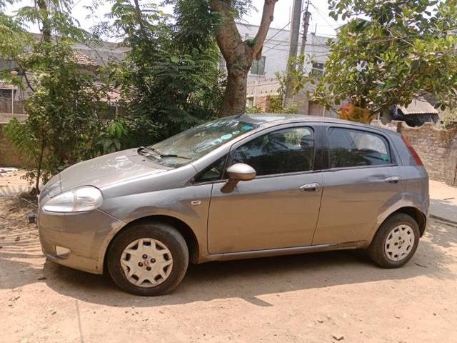 https://images10.gaadi.com/usedgaadi-sellcar/UsedCar/466a4f10-37ca-48b1-ac01-0850c29ee264/27e45aea-a5eb-473f-b1da-99b9f40347a5.jpg?imwidth=6402