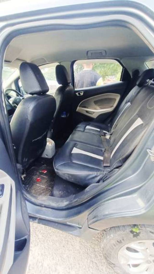 https://images10.gaadi.com/usedgaadi-sellcar/UsedCar/466bf7cb-64e2-44f1-ae51-c0796da2ecf2/a2feb530-bf6f-4787-9b61-2557db2c4ef6.jpg?imwidth=6402