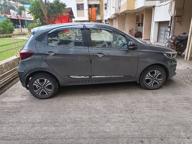 https://images10.gaadi.com/usedgaadi-sellcar/UsedCar/469dcbe4-0674-4f8e-88d8-b75432a77829/8d06f3ff-c0d3-4322-8133-b1471cd22e9f.jpg?imwidth=6401