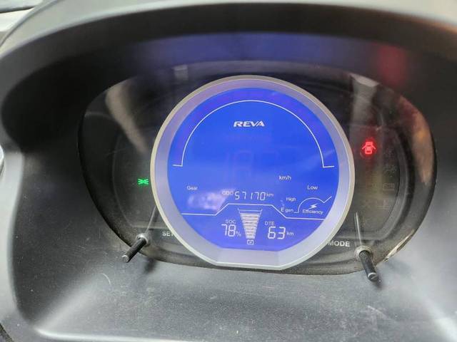 https://images10.gaadi.com/usedgaadi-sellcar/UsedCar/46c9561c-9f81-47e8-9950-f71ba078231a/bc7e0d14-15a4-42c5-b22b-7882f9e2f9a6.jpg?imwidth=6402