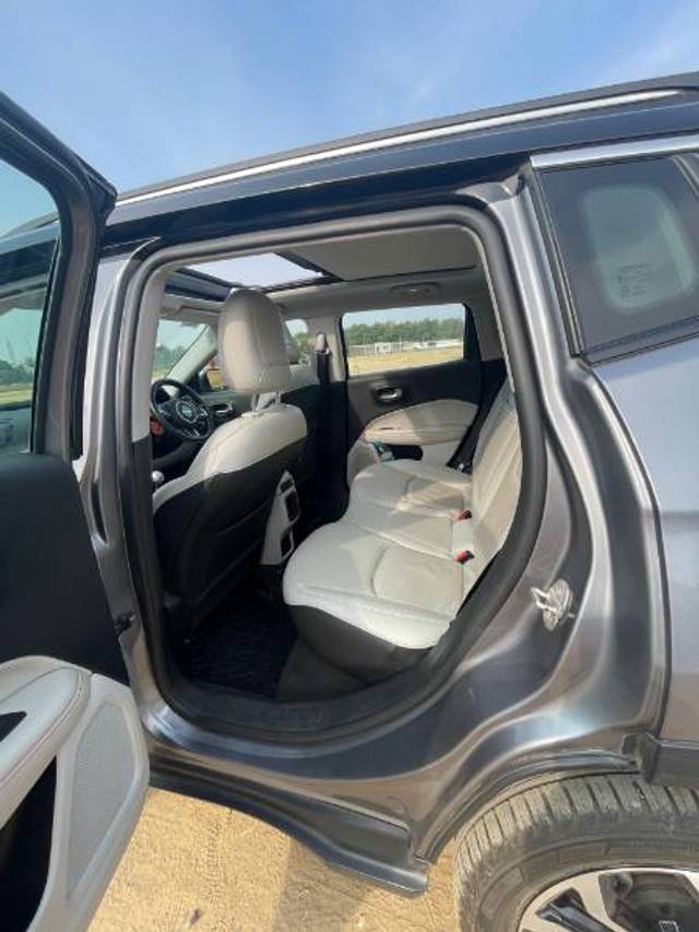 https://images10.gaadi.com/usedgaadi-sellcar/UsedCar/46dba0ae-761e-47f2-b23e-97b90d9089a4/15a326f9-482c-465a-a294-d11120b8162d.jpg?imwidth=6402