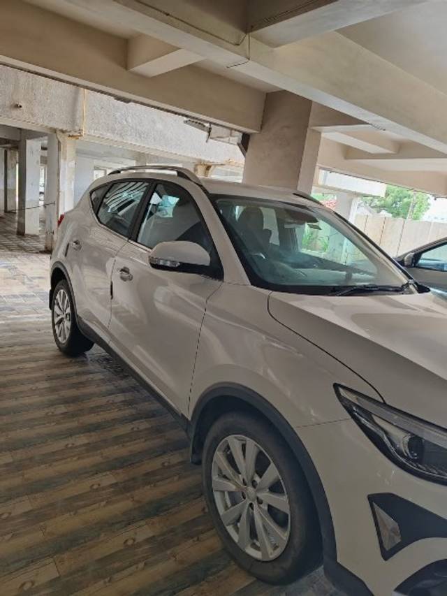 https://images10.gaadi.com/usedgaadi-sellcar/UsedCar/47510a01-8067-40e5-9d5f-37fffd29e894/a096973d-6397-40a3-9fb6-2f99adde2791.jpeg?imwidth=6402