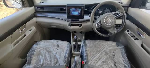 https://images10.gaadi.com/usedgaadi-sellcar/UsedCar/475c1123-bd3e-4eb8-a0f0-0b829a2a67fb/29673cd0-7d15-410f-b306-a155b05e5943.jpg?imwidth=6402