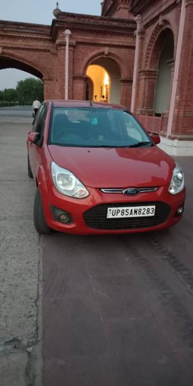 https://images10.gaadi.com/usedgaadi-sellcar/UsedCar/476113a7-7f0d-4bd6-abba-5d4fd2a952a1/7e47e4f5-ff58-4453-892d-1b5a4f066330.jpg?imwidth=6400