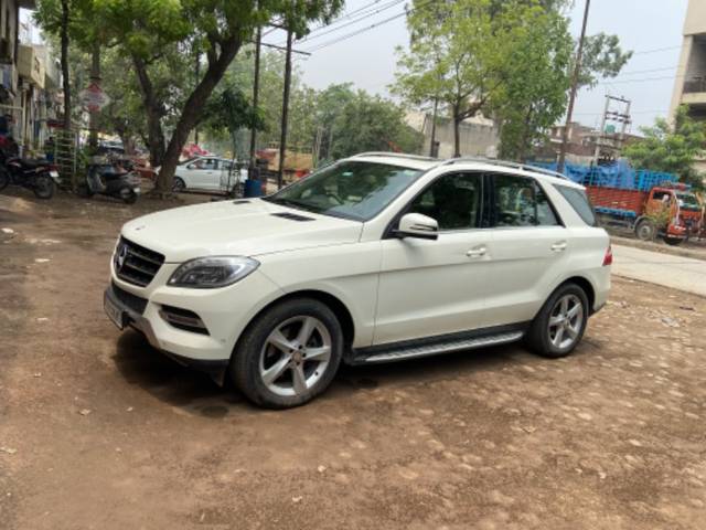 https://images10.gaadi.com/usedgaadi-sellcar/UsedCar/47b47b31-6cc1-486d-85c4-63e80e1cf9dd/335b74ed-aa27-4fa0-b276-e2b33a8fa551.jpeg?imwidth=6402