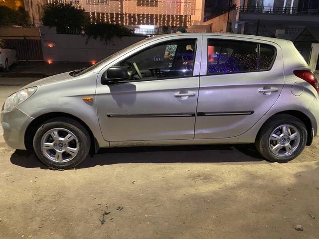 https://images10.gaadi.com/usedgaadi-sellcar/UsedCar/47be4ab8-322f-4b65-9544-dde96cf433b4/8b97733e-0323-406a-a41a-f308d2d7f127.jpeg?imwidth=6402