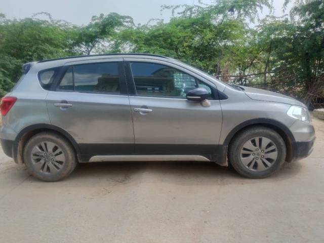 https://images10.gaadi.com/usedgaadi-sellcar/UsedCar/47cca059-7bc6-48c8-824b-4cd5505890da/a1258d79-1cd8-4b24-84b5-349689afcfb4.jpg?imwidth=6401