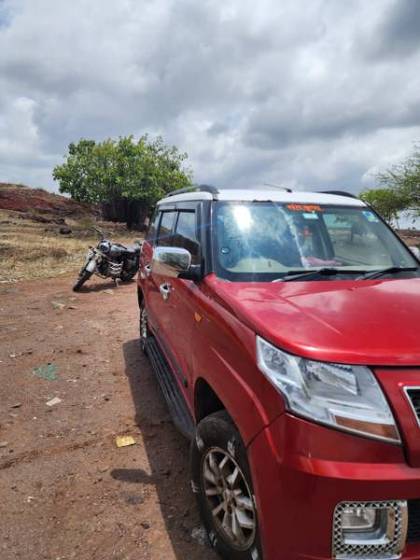 Mahindra TUV 300 T8 AMT Mahindra TUV 300 T8 AMT