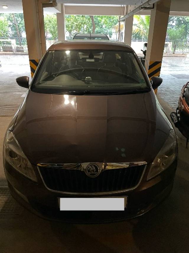 https://images10.gaadi.com/usedgaadi-sellcar/UsedCar/485e2114-08a3-48fb-ac38-cd69aa24b47c/fbf17bdc-af7c-4ea1-8dcb-a0411be7c1bc.jpeg?imwidth=6400