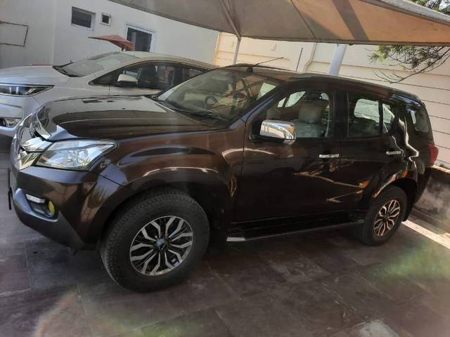 https://images10.gaadi.com/usedgaadi-sellcar/UsedCar/486e8115-32b4-4460-a08b-945e5706a7e4/54a76780-824f-4753-93f9-1e9e0e508ed6.jpeg?imwidth=6402