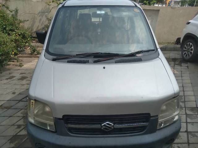 https://images10.gaadi.com/usedgaadi-sellcar/UsedCar/48b30b99-ae0e-4ef6-9403-27389eb1e1ee/db0fa896-a69e-4d4c-b924-fba680fc8599.jpg?imwidth=6400