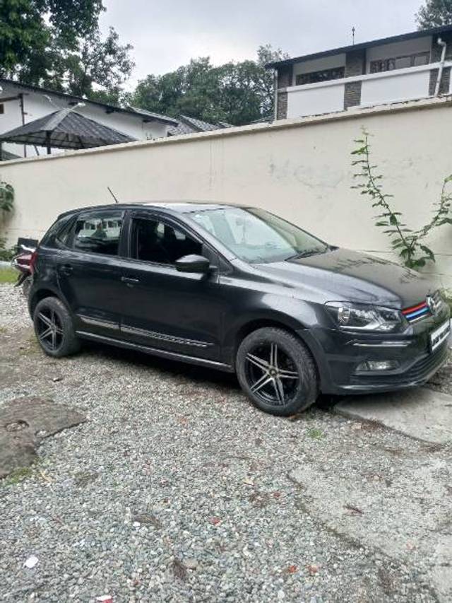 https://images10.gaadi.com/usedgaadi-sellcar/UsedCar/48cc82a8-3b38-402a-bc86-2d4a9f424bc9/3c48e021-55cf-4669-96e0-61b323a50bf3.jpg?imwidth=6400