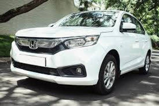 https://images10.gaadi.com/usedgaadi-sellcar/UsedCar/48e933f7-a9a2-4506-8b7b-25919289cff8/2d3144e1-5144-4c2f-a300-0072a9beb903.jpeg?imwidth=6401