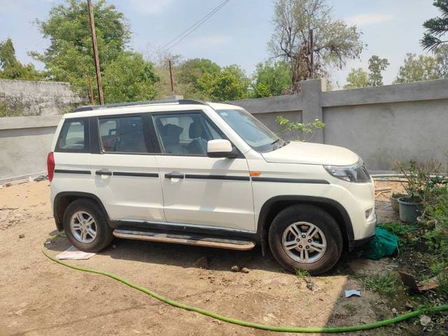 https://images10.gaadi.com/usedgaadi-sellcar/UsedCar/4902717b-6556-447d-95a1-180efee83ff3/c7c368ff-cd72-4dbe-980f-08d6f0c20e4e.jpg?imwidth=6400