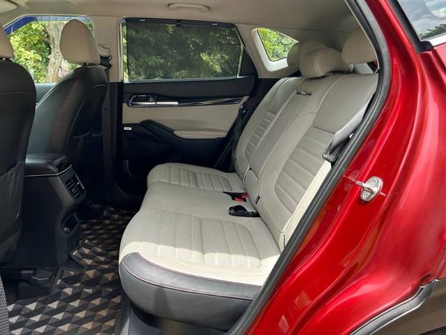 https://images10.gaadi.com/usedgaadi-sellcar/UsedCar/4924d6b3-c4a1-4504-aeae-4067d427842d/49de854c-e277-414e-bca1-5c3f9f10aa76.jpeg?imwidth=6401