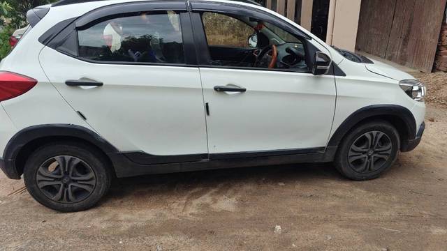 https://images10.gaadi.com/usedgaadi-sellcar/UsedCar/49354395-9bdf-4869-99ed-a6944a29935d/be809d44-76c6-4826-93f3-407ed61d8668.jpg?imwidth=6401