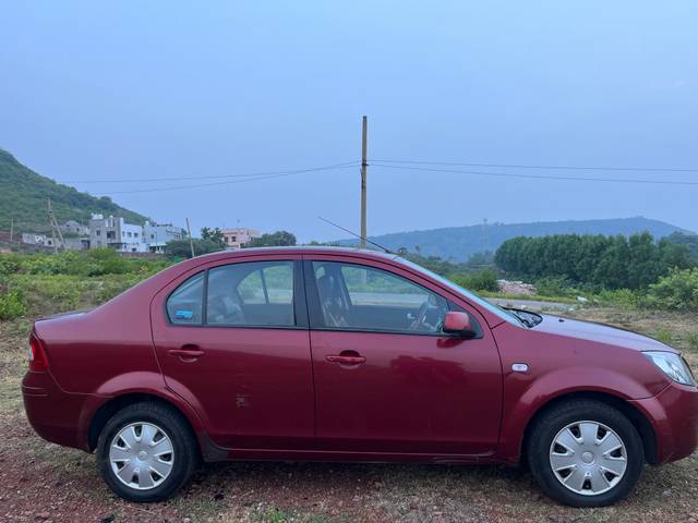 https://images10.gaadi.com/usedgaadi-sellcar/UsedCar/493d2133-869e-49c6-81b6-5240f08e0cda/62b13b9c-89c2-4c66-a7f8-f2ff5d6b4334.jpg?imwidth=6401