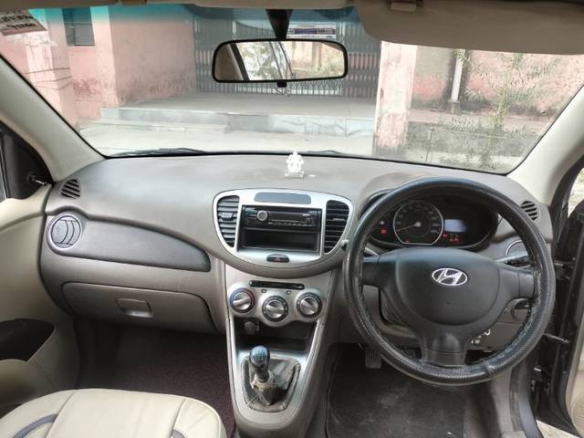 https://images10.gaadi.com/usedgaadi-sellcar/UsedCar/494644a7-6690-4445-8e72-45f1268dc7b2/3fb7b967-05e6-4273-8970-84ebb9c91d89.jpeg?imwidth=6402