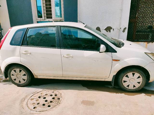 https://images10.gaadi.com/usedgaadi-sellcar/UsedCar/494cb504-7cf7-4c55-8b78-30635c759f94/7c11d442-bb60-4562-a22c-3d31a10013dc.jpg?imwidth=6401