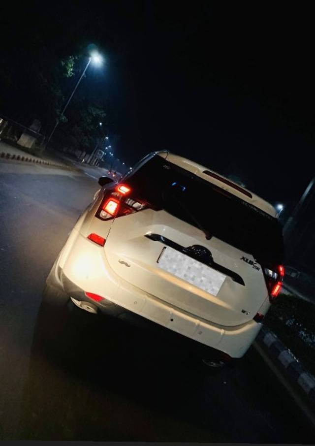 https://images10.gaadi.com/usedgaadi-sellcar/UsedCar/49537ee8-ecd4-4eb9-ac41-615ce09058e1/ffa6aca6-6762-4c66-b695-91279a7f4dc1.jpeg?imwidth=6401