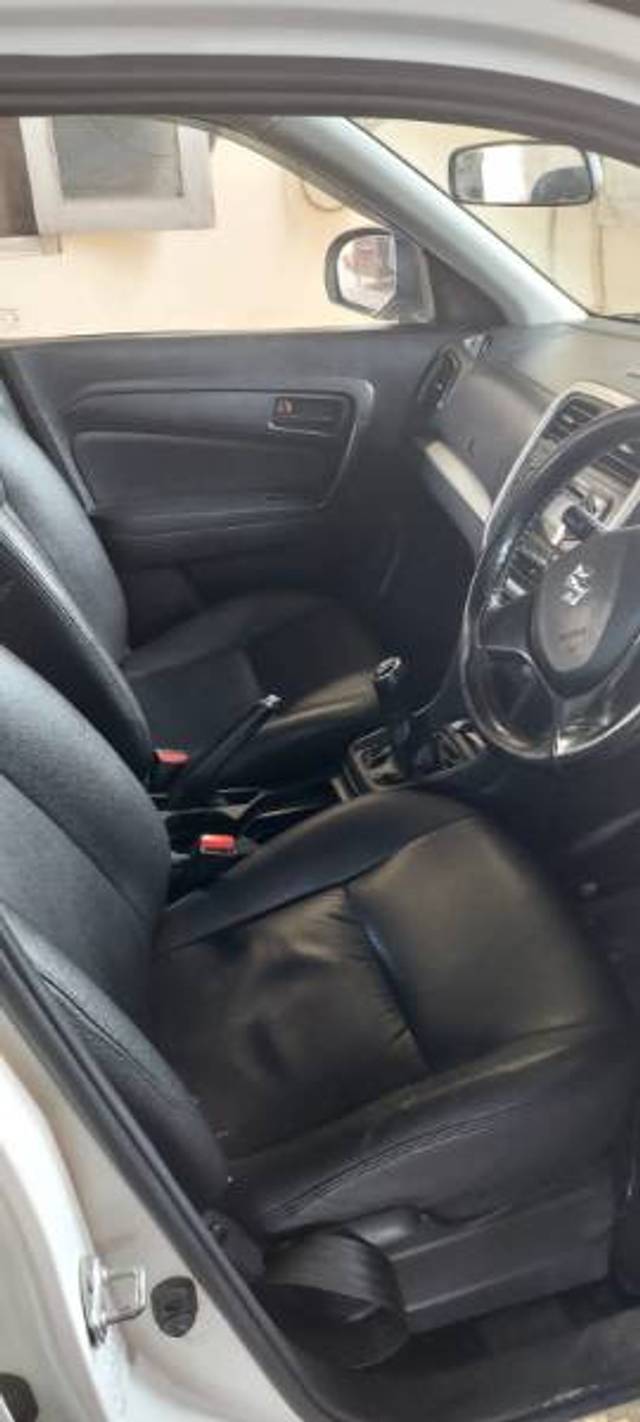 https://images10.gaadi.com/usedgaadi-sellcar/UsedCar/495bf863-895c-49fb-ba82-362daa8d53bb/5b7883f4-8ebe-4fbc-aacc-463192be0b1d.jpg?imwidth=6401