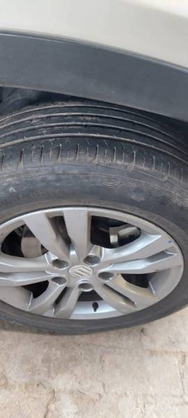 https://images10.gaadi.com/usedgaadi-sellcar/UsedCar/495bf863-895c-49fb-ba82-362daa8d53bb/d1c77a77-32d9-4198-9221-e55702a6875b.jpg?imwidth=6402