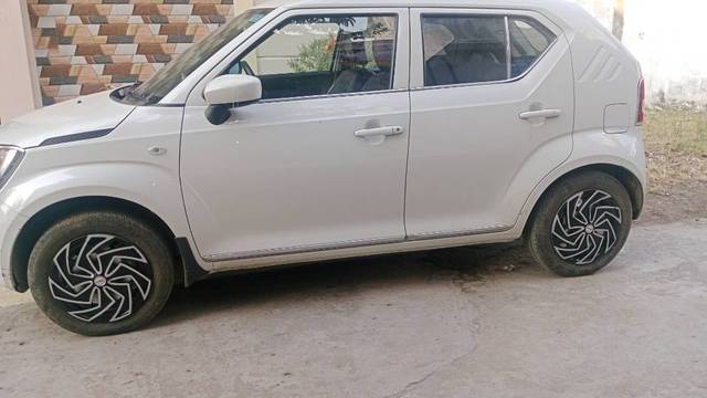 https://images10.gaadi.com/usedgaadi-sellcar/UsedCar/495ff776-7241-458b-97e9-45903bcb9ccc/0011ba41-d5d1-495f-84cf-9de5ed0b1061.jpg?imwidth=6400