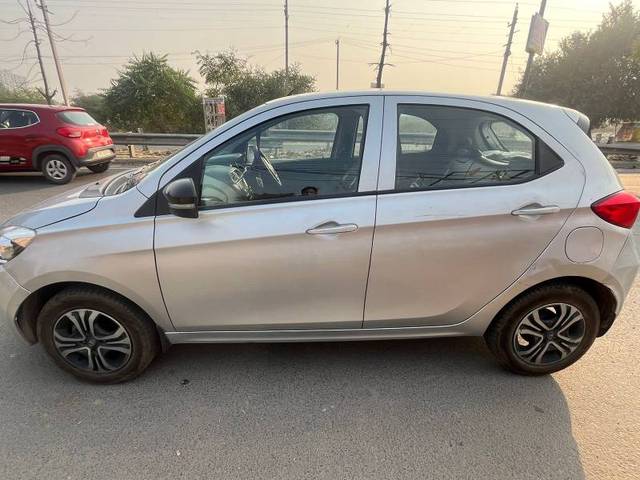 https://images10.gaadi.com/usedgaadi-sellcar/UsedCar/4977b35b-0a0f-46bd-8f87-0956c1d2d60c/db61beb0-b449-4c78-b2a1-e2ec75d85041.jpg?imwidth=6400