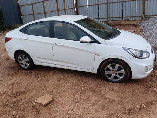 https://images10.gaadi.com/usedgaadi-sellcar/UsedCar/49ae7be7-4c92-49dd-8e10-c17afbedd60e/bb2ab9bb-8119-44f0-9364-66043f1bde34.jpg?imwidth=6400