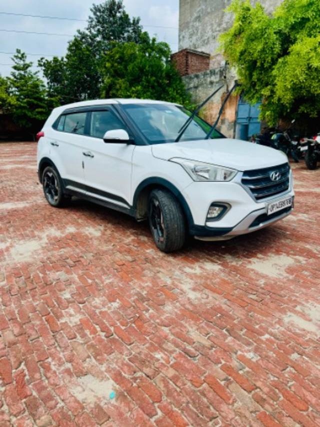 https://images10.gaadi.com/usedgaadi-sellcar/UsedCar/49b761bf-af06-4019-b422-2a3261176b00/943057e0-40df-4afb-8718-da5e01caf0ac.jpg?imwidth=6400