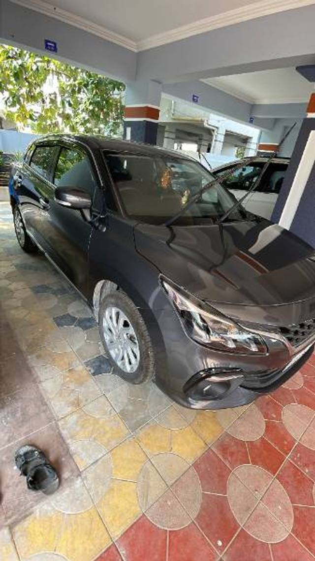 https://images10.gaadi.com/usedgaadi-sellcar/UsedCar/49beedff-532a-4711-b71a-63d4c50e83c9/0b90656c-312b-49db-81a7-a56da1f480aa.jpg?imwidth=6402