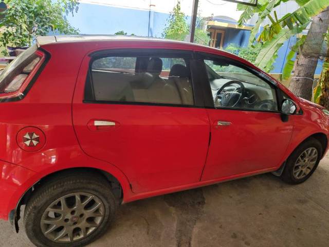 https://images10.gaadi.com/usedgaadi-sellcar/UsedCar/49f14800-7109-4fad-aa9b-b40f0b4e085c/beaca843-da4e-4f7e-9ebc-b8fbebb241c8.jpg?imwidth=6400