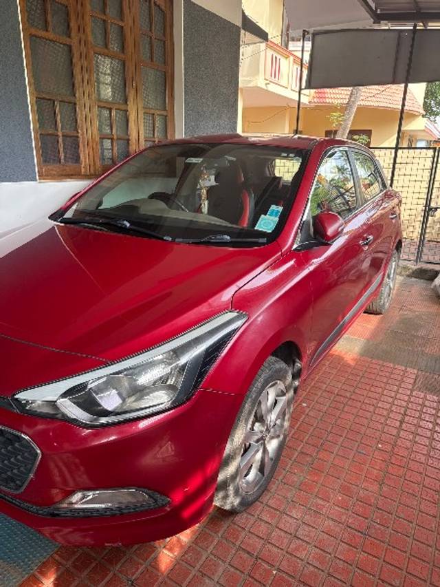 https://images10.gaadi.com/usedgaadi-sellcar/UsedCar/4a14afe4-07c4-4e6c-96ed-61daf1ed6018/5cc851a7-69de-403a-a8db-c5eb504c10ec.jpg?imwidth=6400