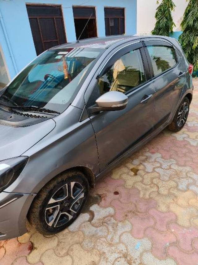 https://images10.gaadi.com/usedgaadi-sellcar/UsedCar/4af2d5ed-aba6-4054-9e93-6cf09061e81d/161dd7c0-1ddb-4386-bfab-795e77f1f689.jpg?imwidth=6400