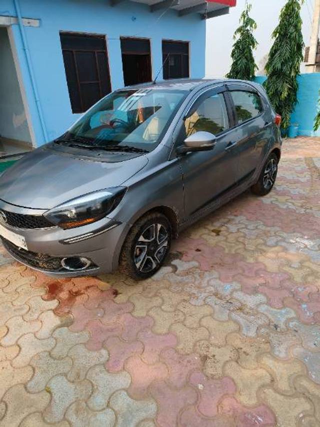 https://images10.gaadi.com/usedgaadi-sellcar/UsedCar/4af2d5ed-aba6-4054-9e93-6cf09061e81d/4bc675ca-db4f-408c-a5b3-915b525f6ecd.jpg?imwidth=6402