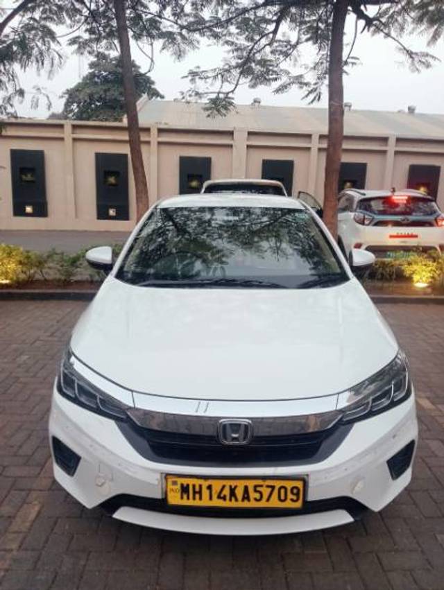 https://images10.gaadi.com/usedgaadi-sellcar/UsedCar/4b222014-978a-4ce5-a8fb-09e0d2565ee9/6d7ec9bd-a213-48ca-878e-a1e5988a18c1.jpg?imwidth=6400