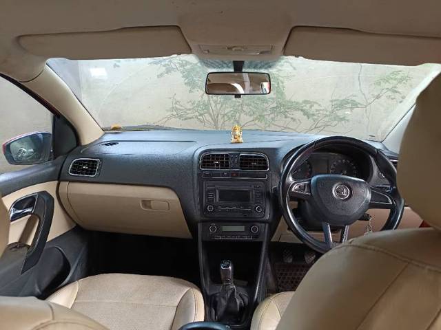 https://images10.gaadi.com/usedgaadi-sellcar/UsedCar/4b377276-4598-4a47-992c-dd1c4e47fba7/ee42a532-3ef5-4700-81c2-e69ebeaa7273.jpg?imwidth=6402