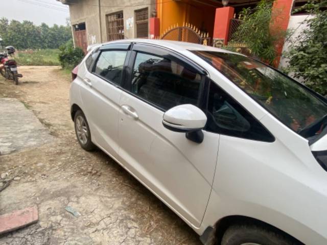 https://images10.gaadi.com/usedgaadi-sellcar/UsedCar/4b56d315-1b0a-468f-b1be-cd6088d46e42/5c7aa4c0-515f-4095-92f7-7d6981dae559.jpg?imwidth=6402