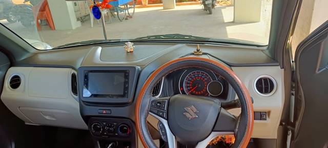 https://images10.gaadi.com/usedgaadi-sellcar/UsedCar/4ba01c5e-82b1-451d-a3d0-0325e2a8e510/8225366e-3554-456d-bd4a-f343934d718b.jpeg?imwidth=6401